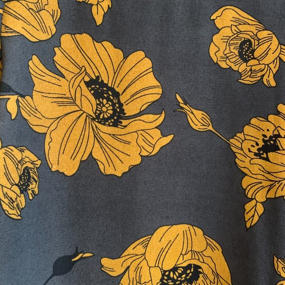 Everly Long Sleeve, Button-Up Printed Shirt - Picture 3 of 5